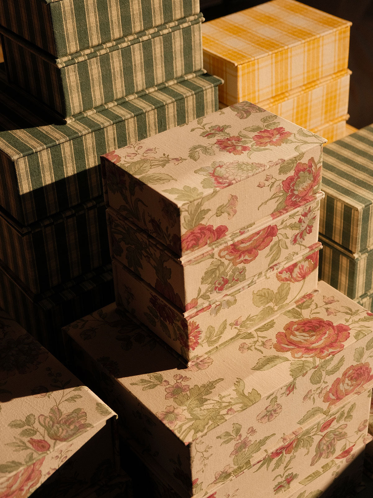 Boîte tissu - Grandes fleurs et feuilles